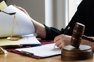 نظر شورای نگهبان درباره توقیف مزایای غیرمستمر کارکنان دولت